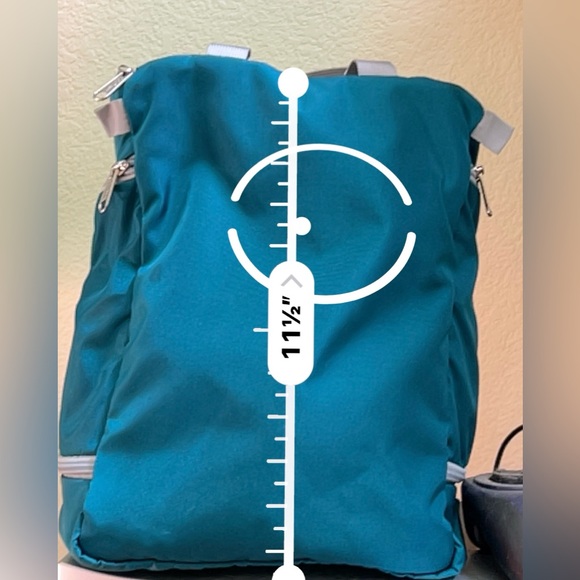 LL Bean Travel Tote Bag Like New - Picture 8 of 9